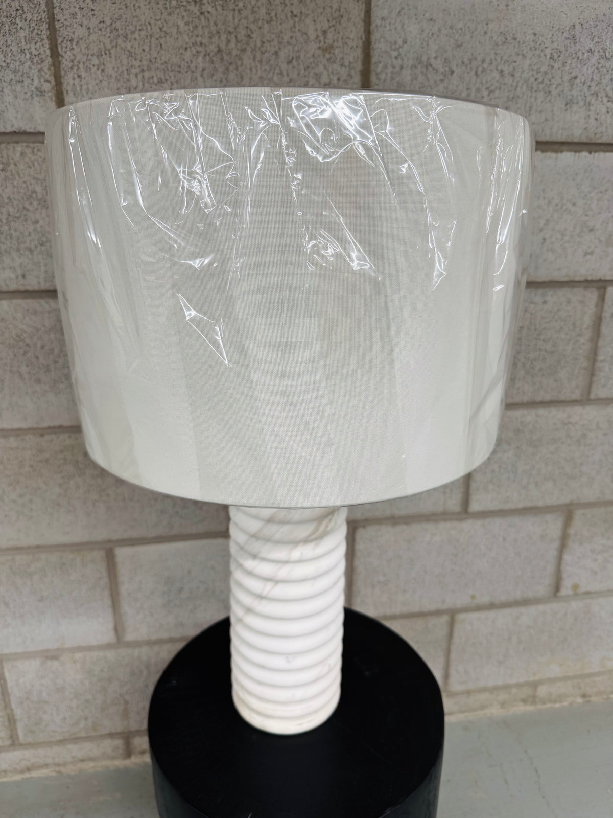 Alloro Table Lamp