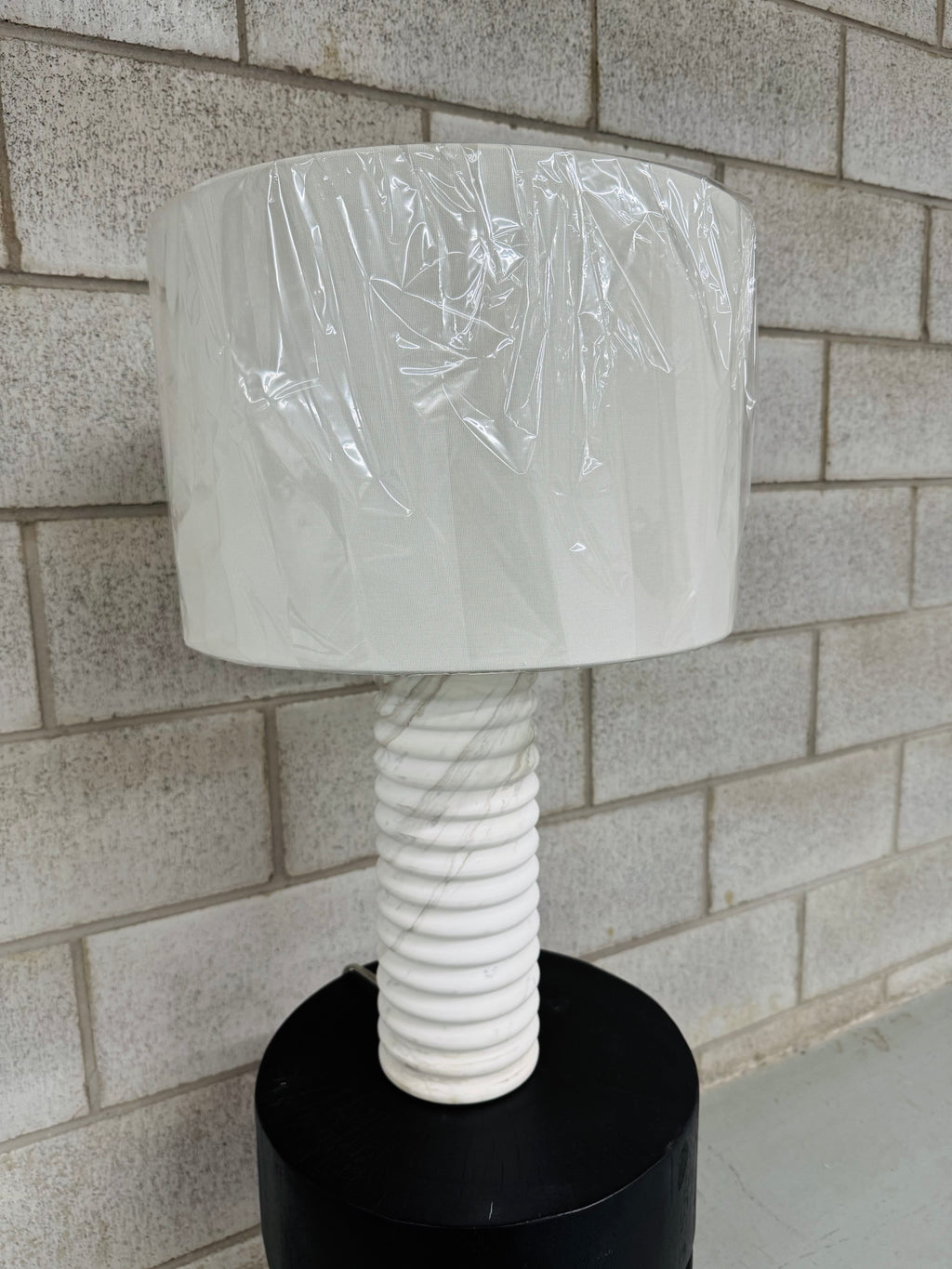 Alloro Table Lamp