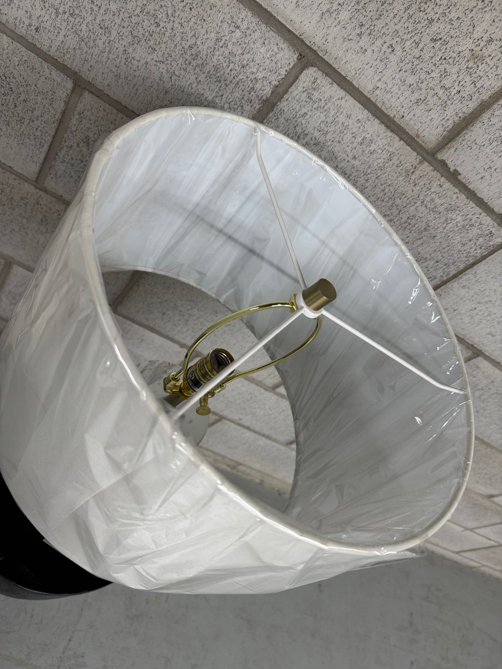 Alloro Table Lamp